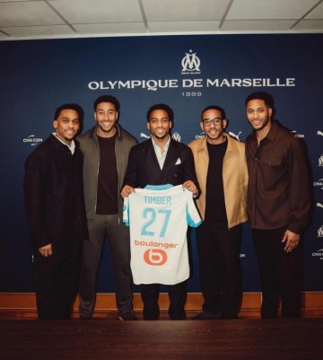 世界杯高清比赛观看-一共五兄弟！朱利安·廷伯参加双胞胎昆滕·廷伯加盟马赛签约仪式