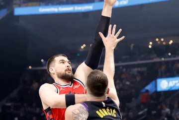 世界杯高清比赛观看-快船配角熬出头了！祖巴茨+柯林斯统治级表现，替补还有3支点！